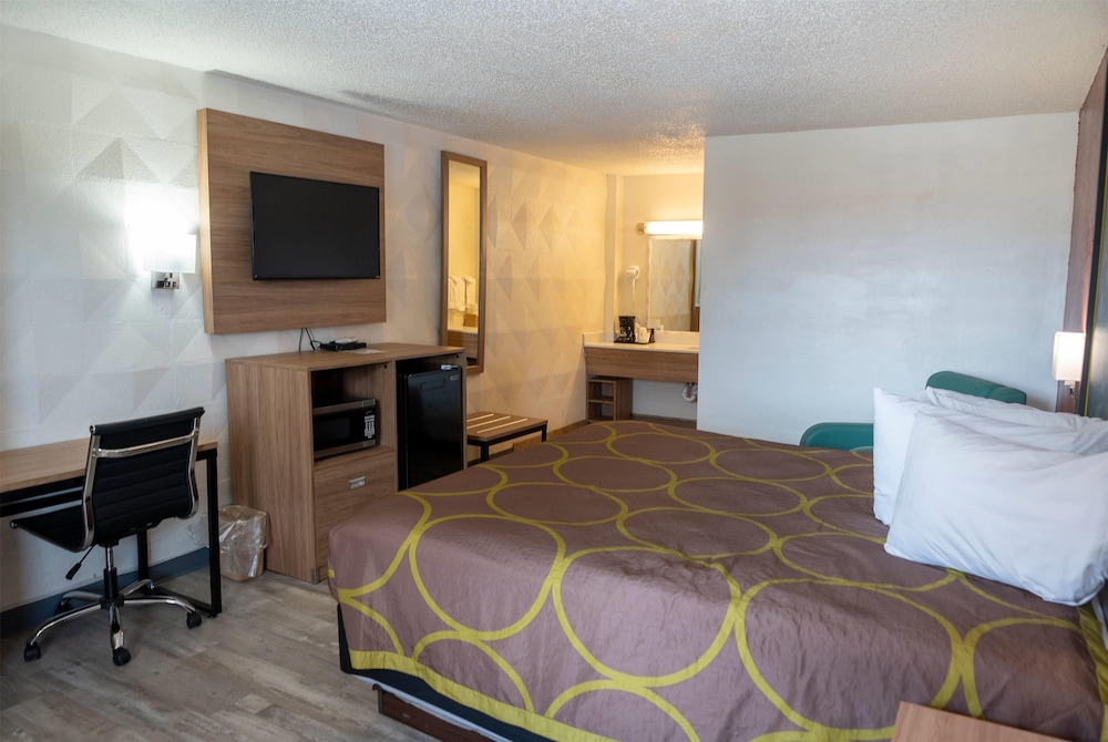 Super 8 by Wyndham Newcastle 24/59