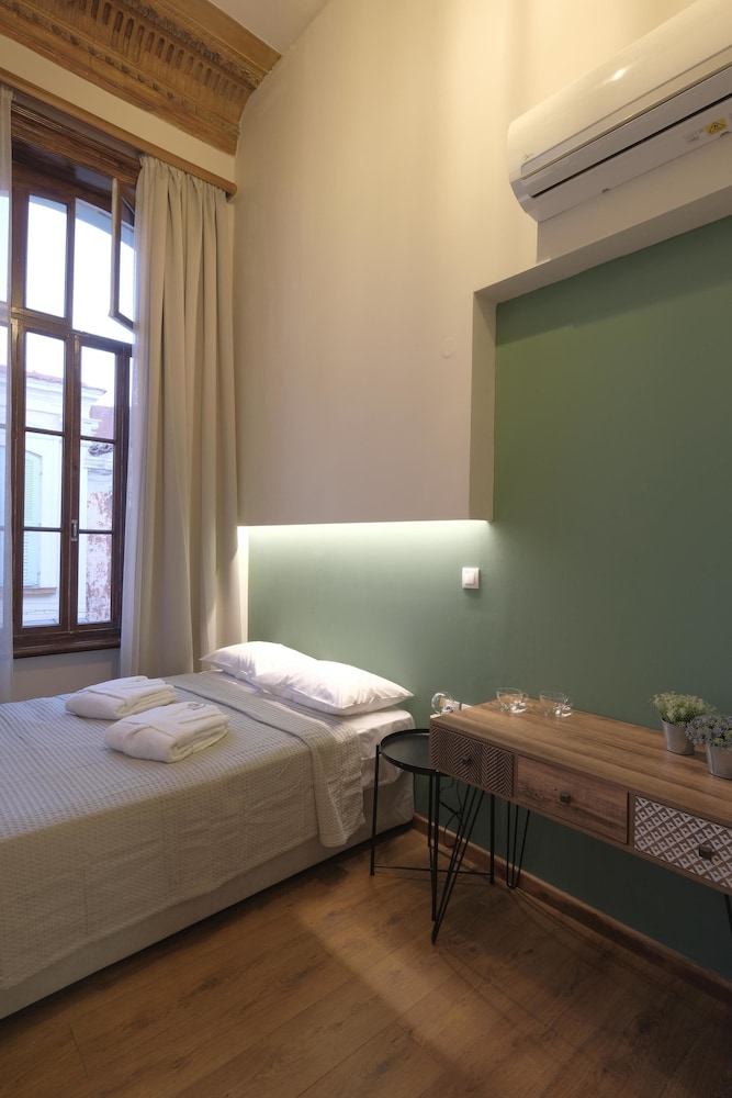 Agora Residence 18/50
