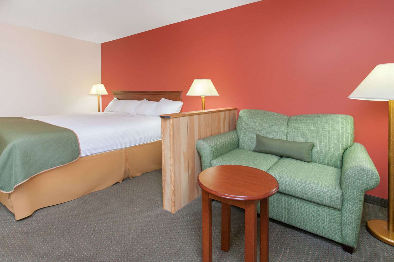 Days Inn & Suites by Wyndham Mt Pleasant 9/16