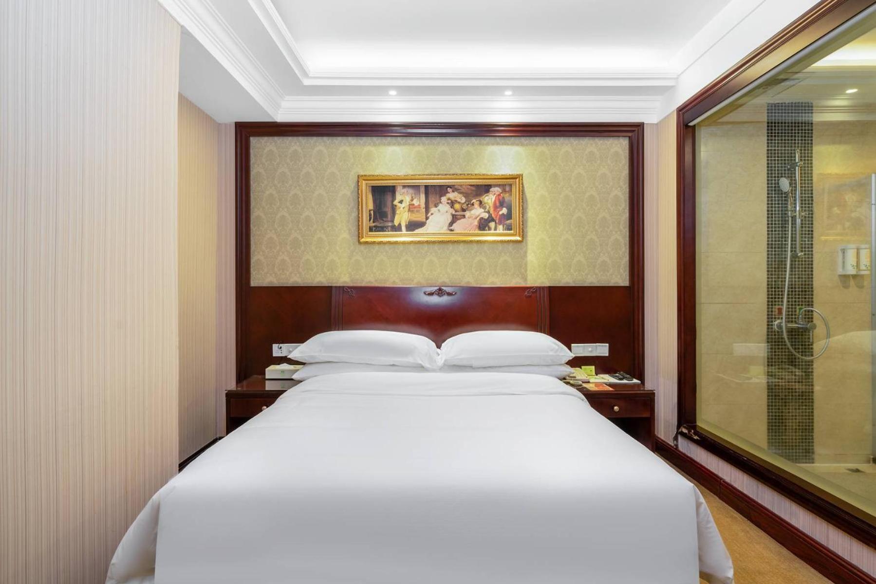 Vienna Hotel (Dongguan Houjie Convention and Exhibition Center) 34/75