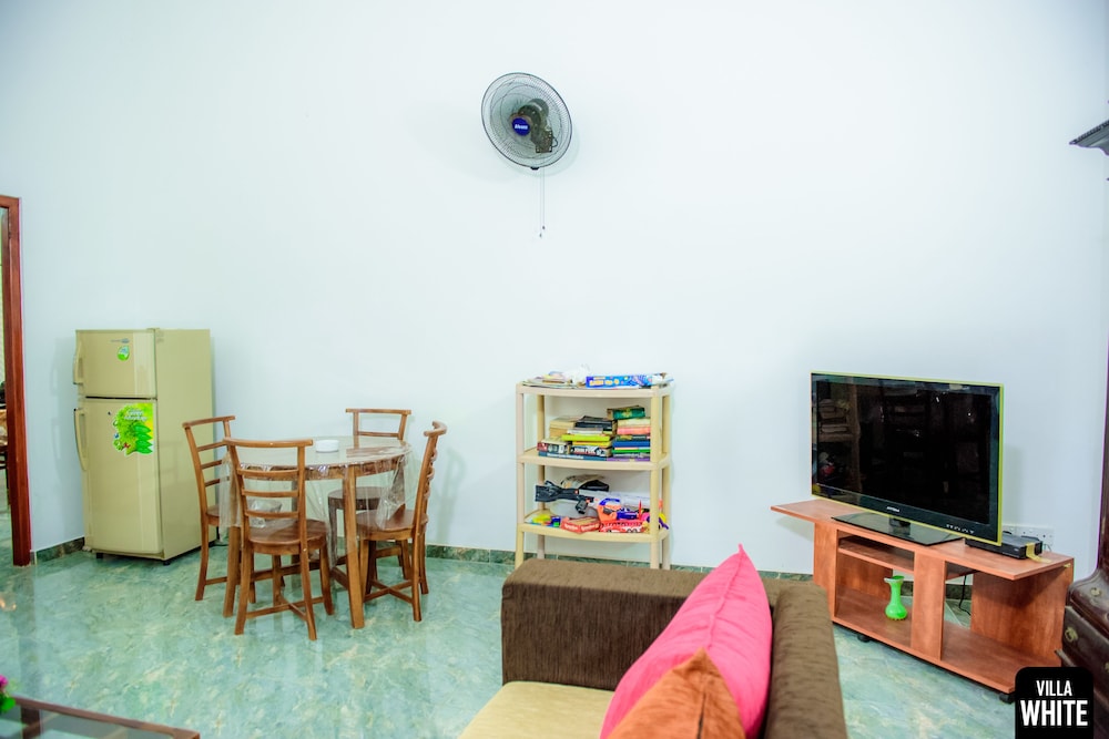 Villa White 27/50