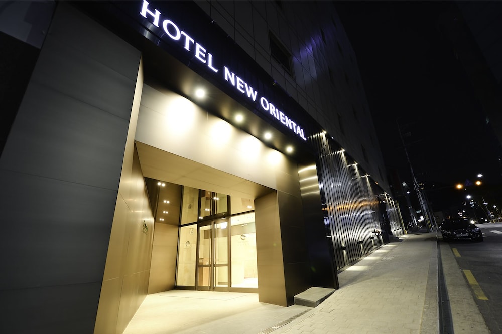 NEW ORIENTAL HOTEL 4/50