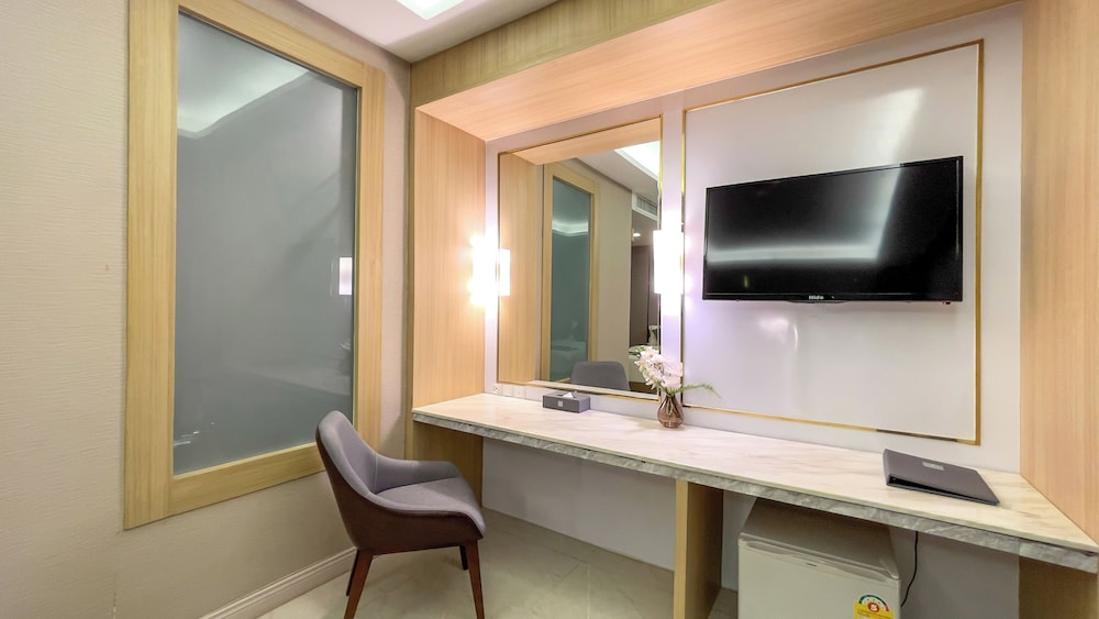 Elegant Bangkok Hotel 39/50