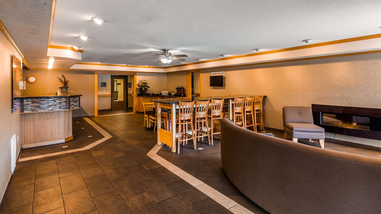 Best Western Plus Landmark Inn 23/34