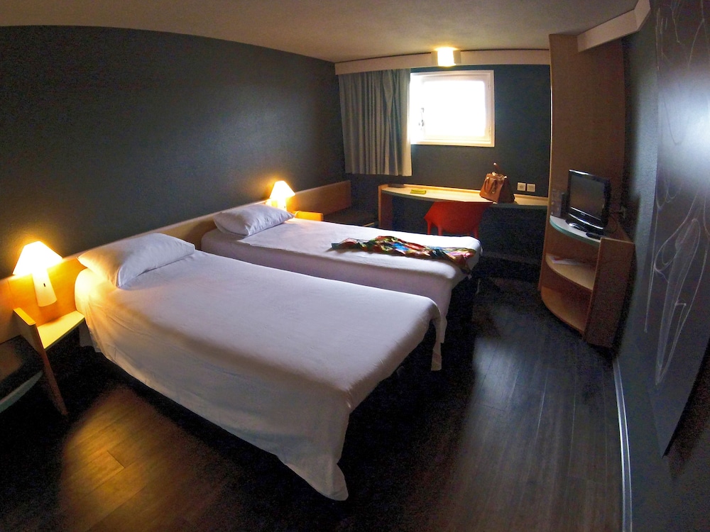 Ibis Rennes Beaulieu 24/68