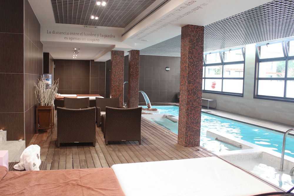 swimming pool spa