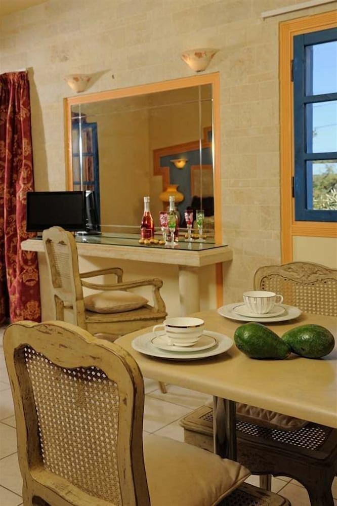 Parthenis Hotel & Suites 50/50