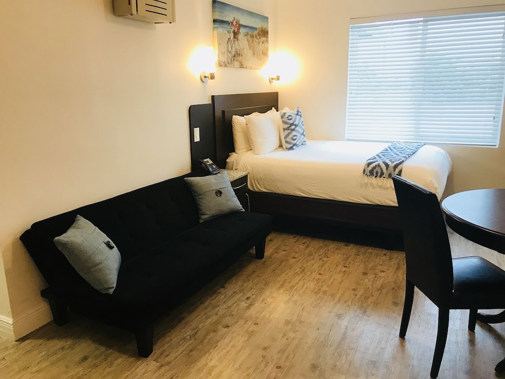 Caribbean Resort Suites 35/65