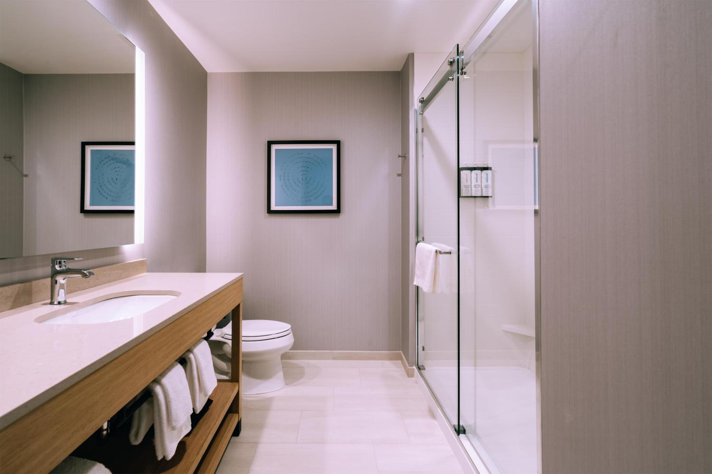 Hyatt Place Ontario Airport 49/50