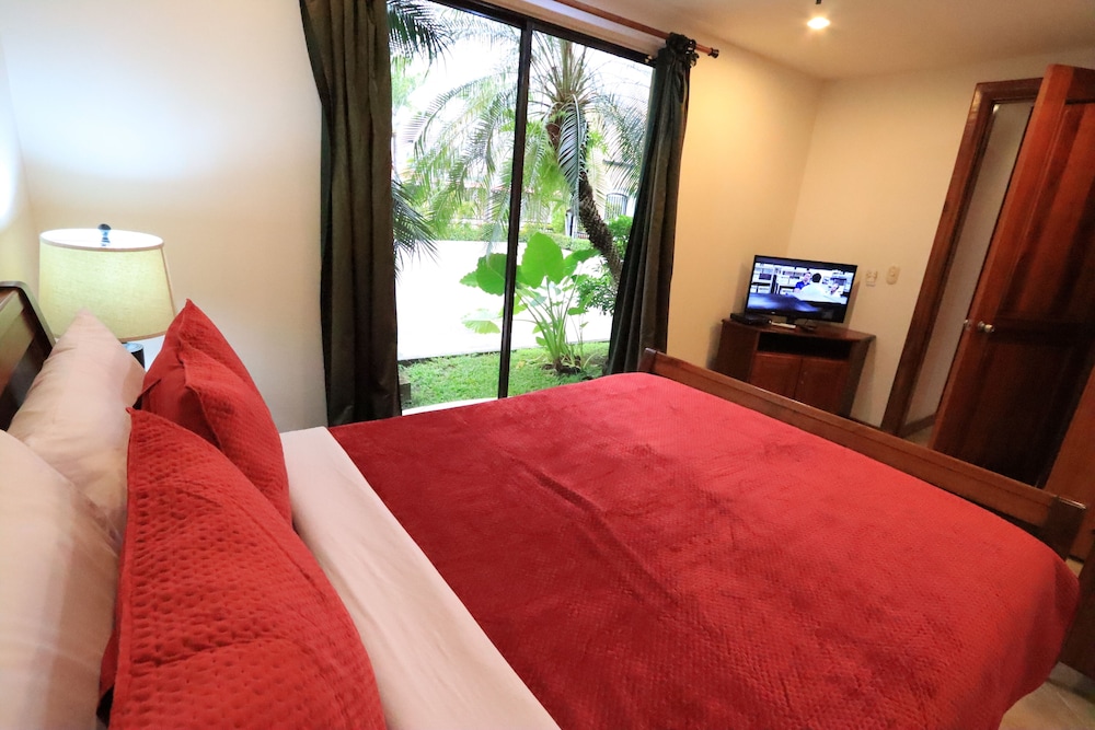 2 BEDROOMS, CONDO, STANDARD, TERRACE, GROUND FLOOR