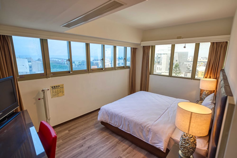 Jih Lih Hotel 13/38