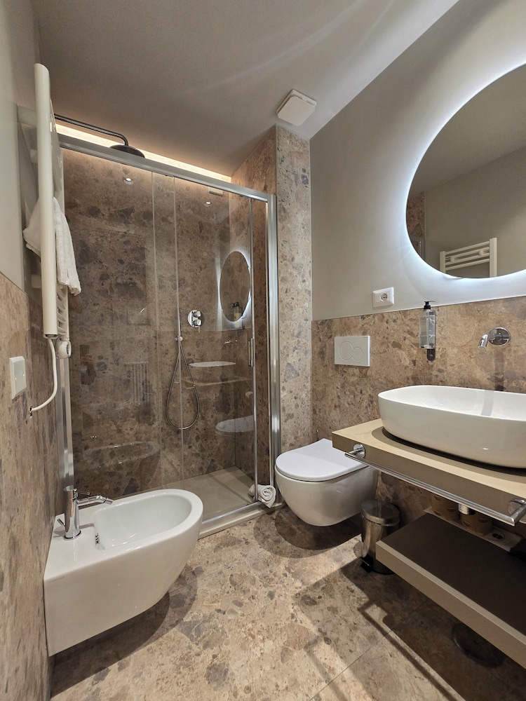 Hotel Porta Pia 44/49