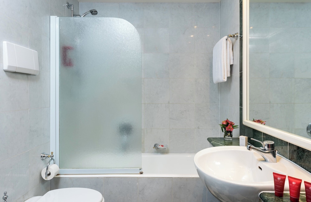 Comfort, Double Bed, Leonardo Hotel Milan City Center 10/11