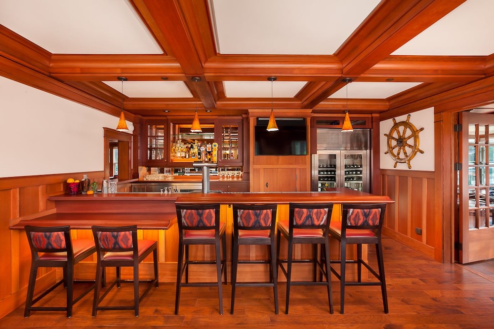 Noyo Harbor Inn Restaurant and Tavern 36/50