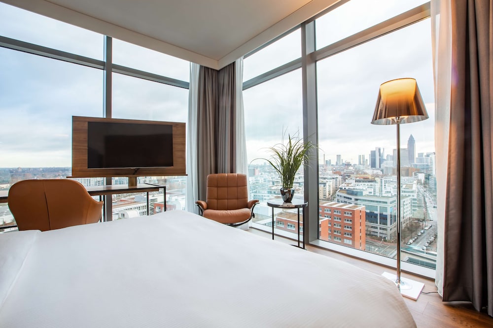 Radisson Blu Hotel, Frankfurt 23/67