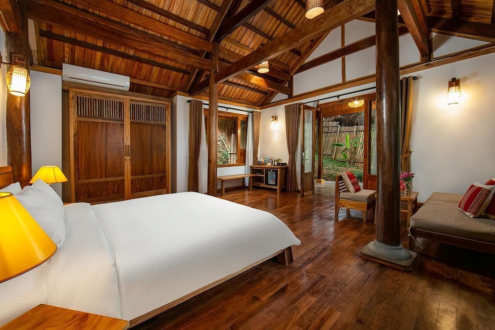 Mai Chau Hideaway Lake Resort 9/72