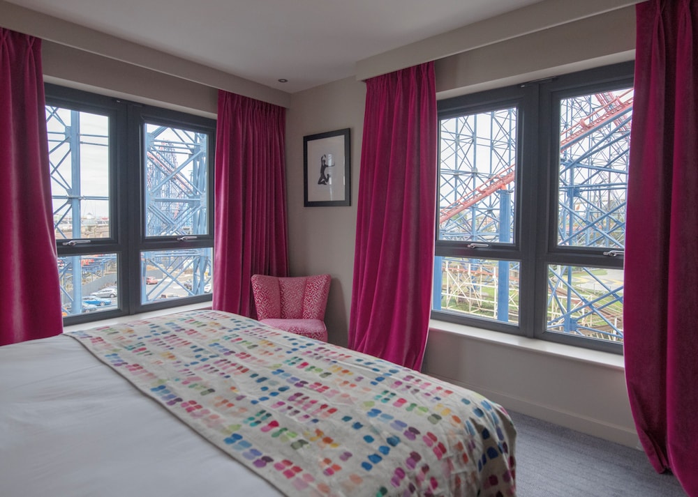 EXECUTIVE, KING BED, PARK VIEW