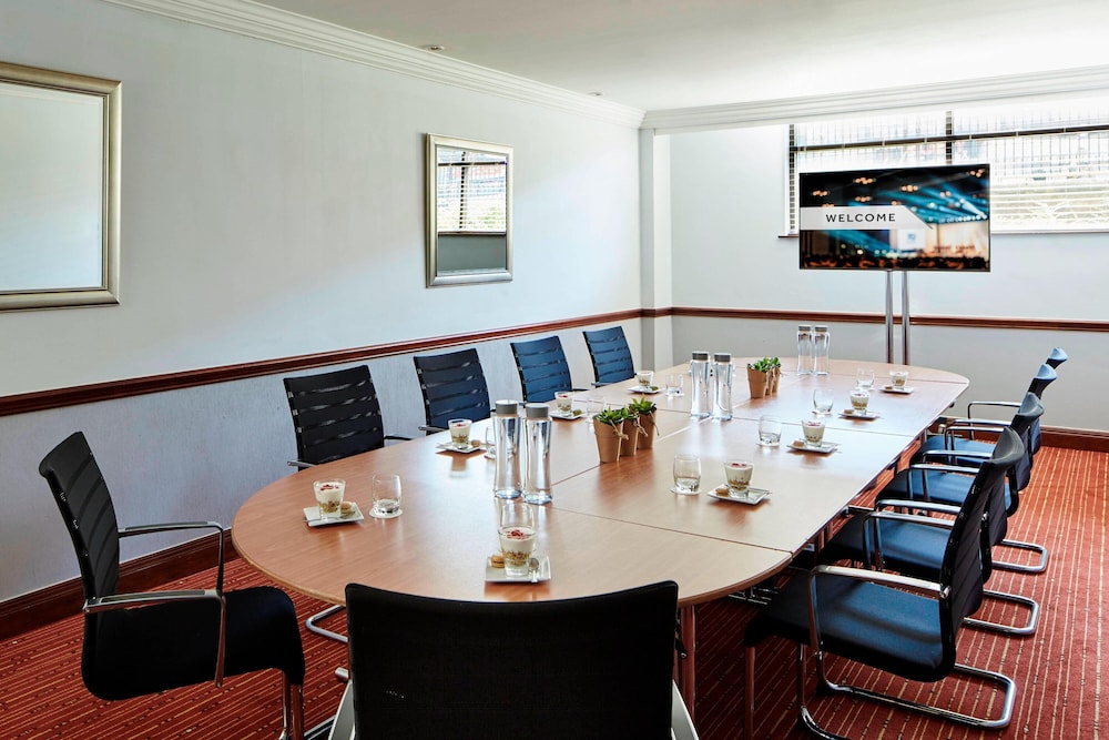 Delta Hotels by Marriott Liverpool City Centre 30/33