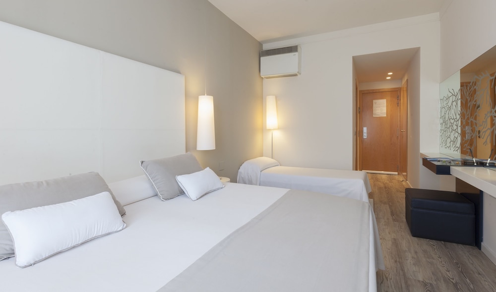 Hotel Canyelles Playa 10/48