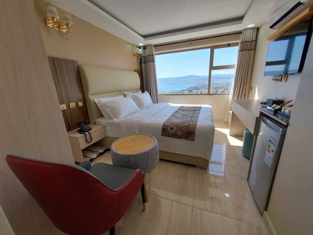 Jordan Seasons Hotel 25/50