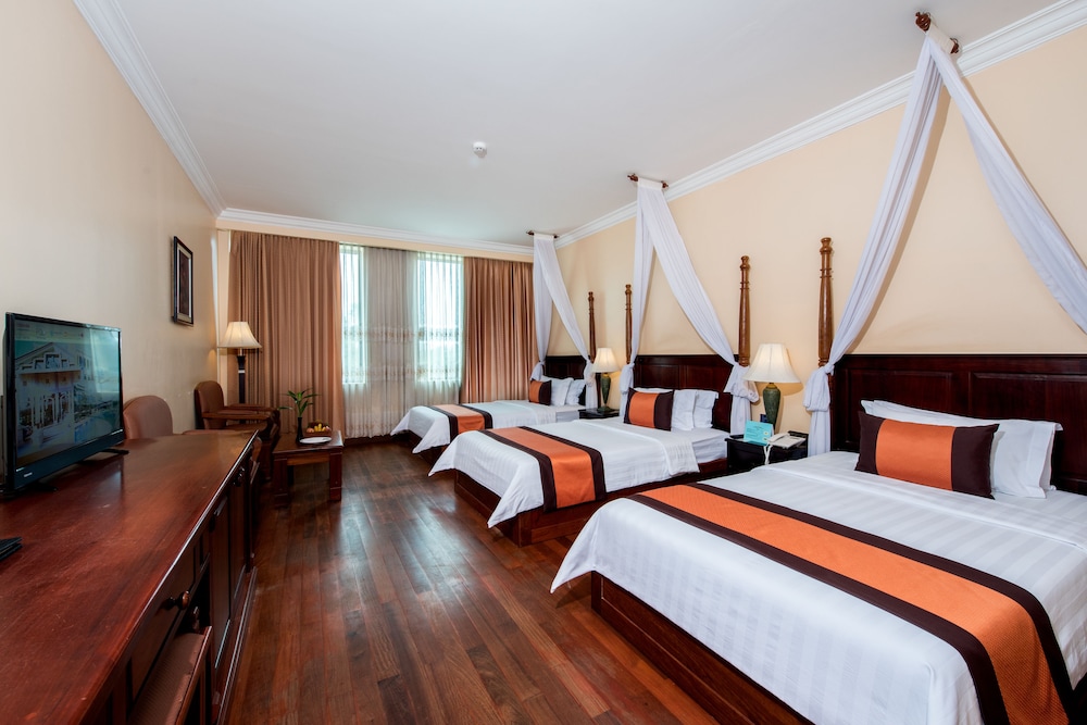 ROOM, TRIPLE