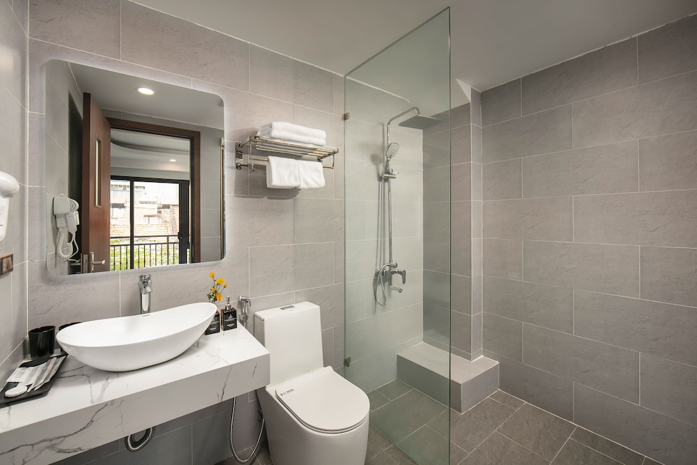 Hanoi Vacanza Premier Hotel 44/45