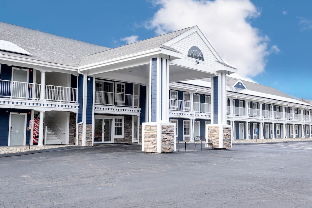 Hilltop Inn & Suites - North Stonington 55/60