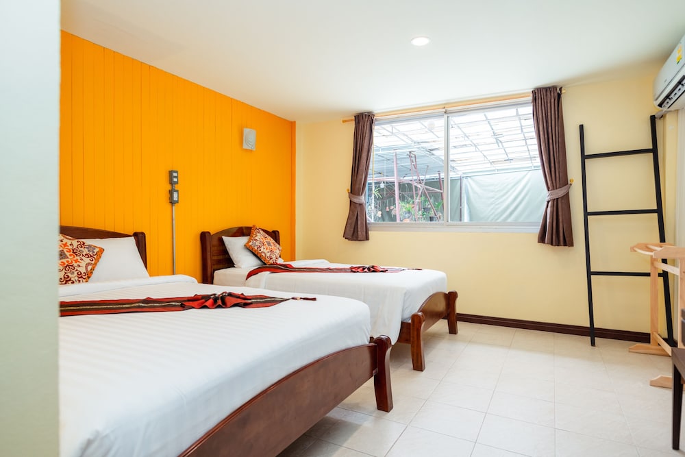 Talay Sai Hotel At Thung Wua Laen 28/76