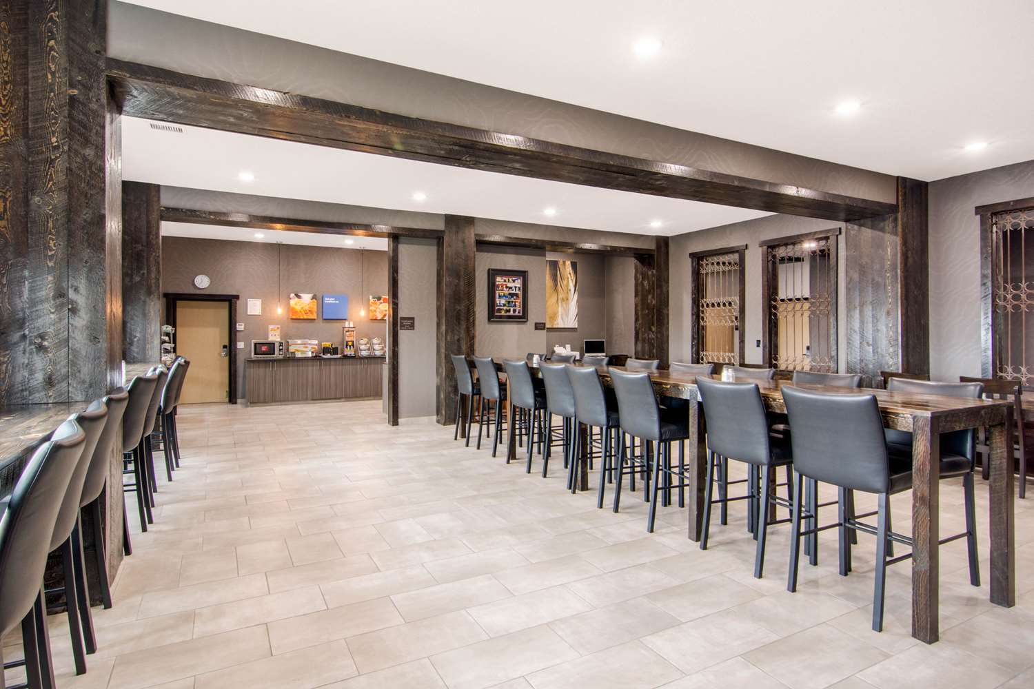 Comfort Inn and Suites North Battleford, SK 14/14