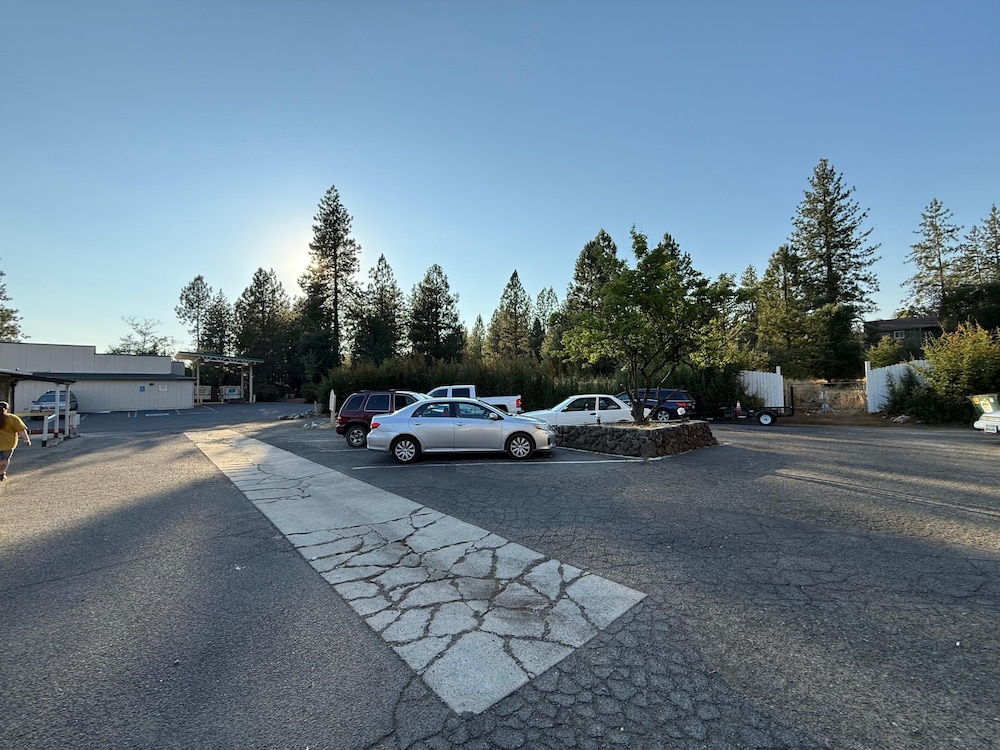 Columbia Inn Motel CA 49 35/47