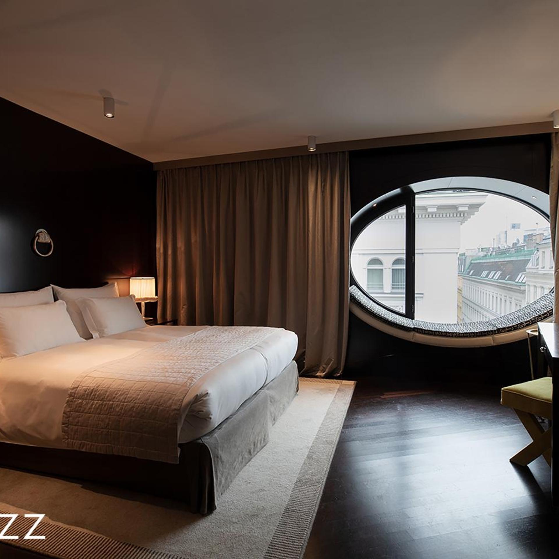 Topaz, Prestige, King Bed
