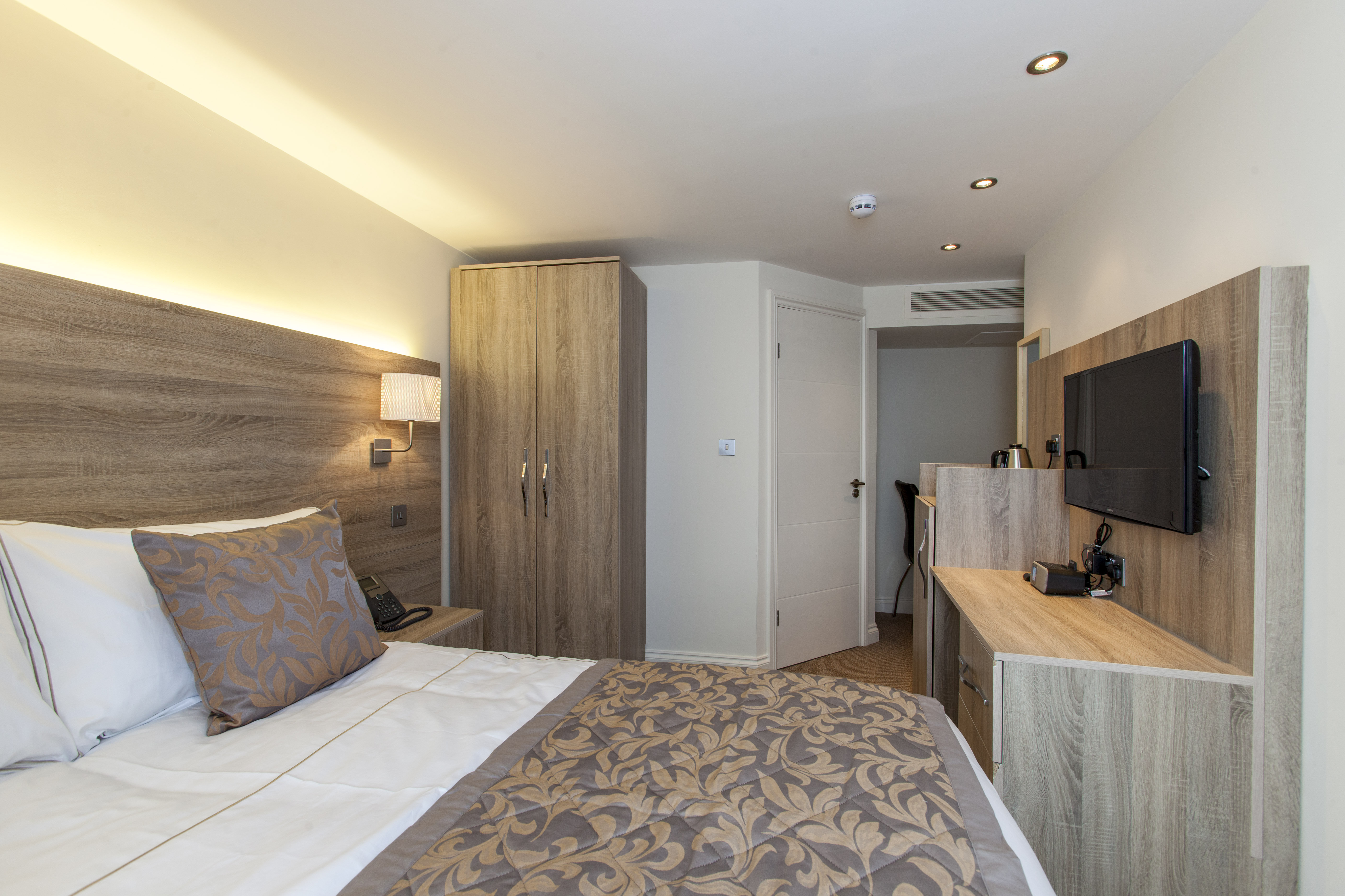 STANDARD, DOUBLE BED