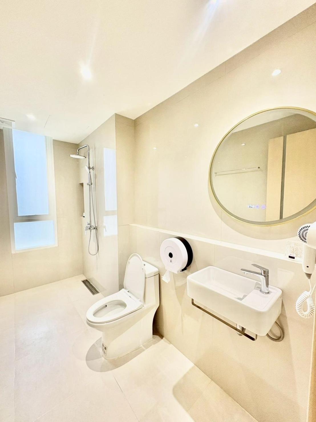 ABC QQ Hotel 35/38