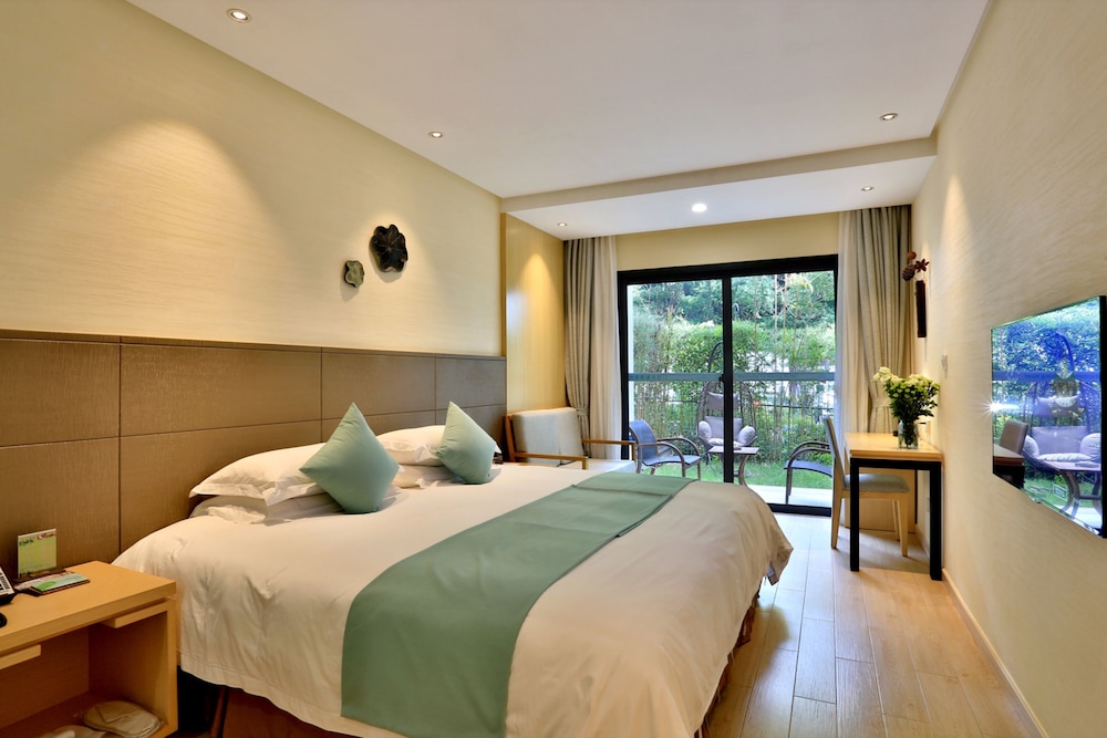 Nostalgia Hotel (West lake Hangzhou) 12/60
