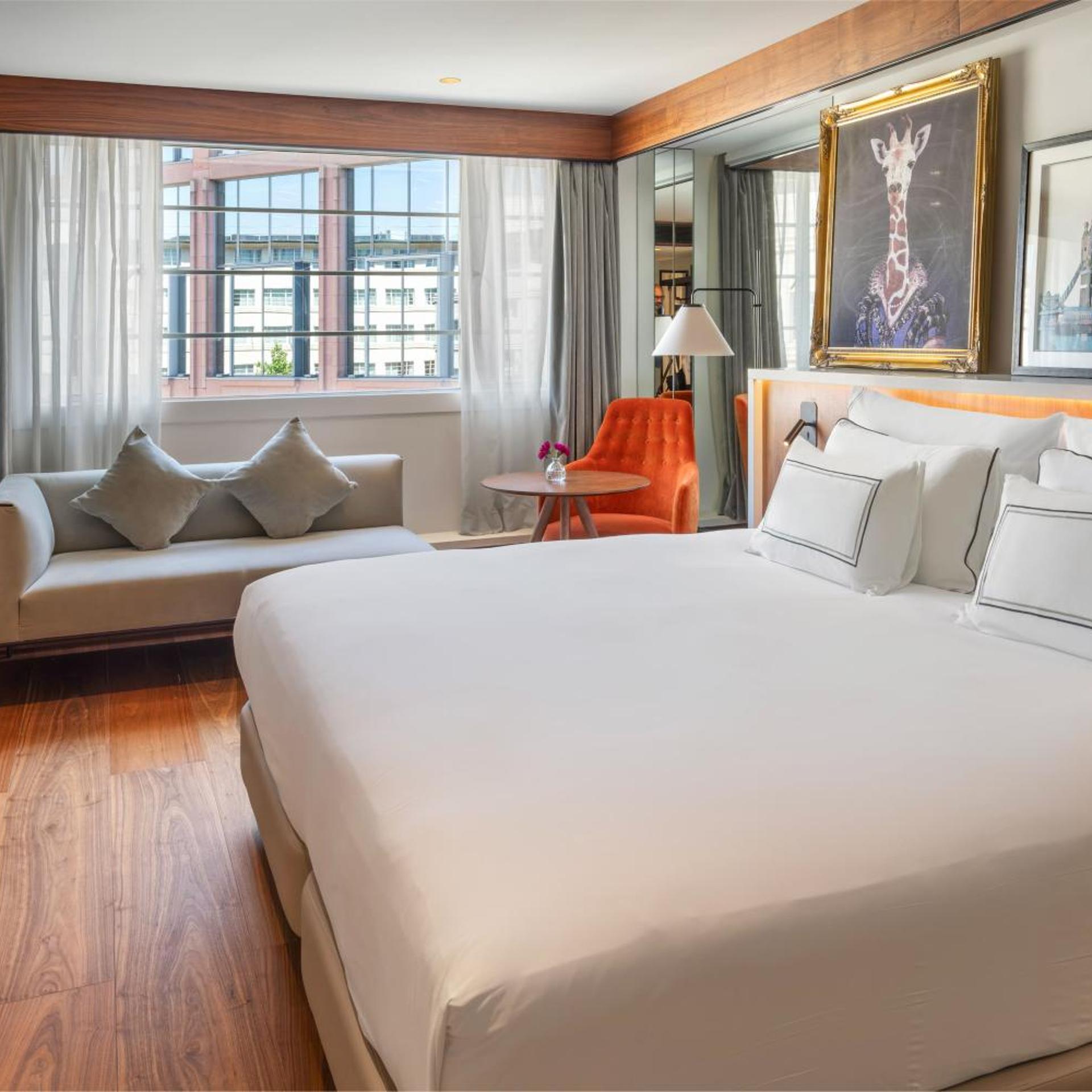 The Level, Premium, Executive Lounge Access