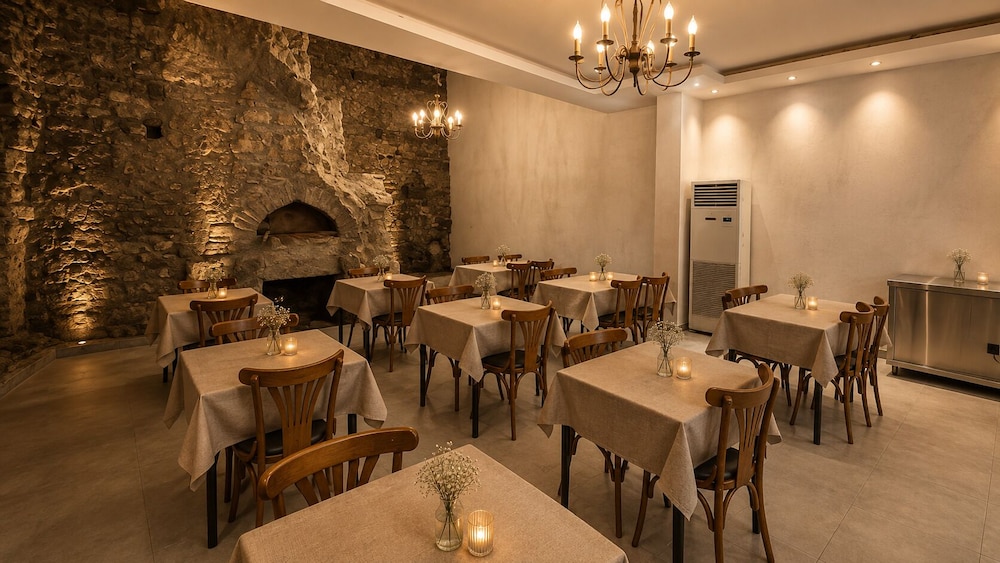 Mayer Hotel 38/48