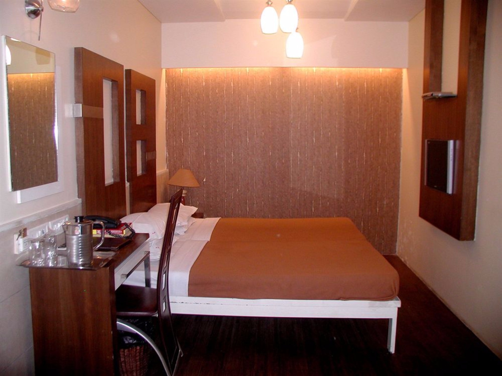 HOTEL SUPREME 20/26