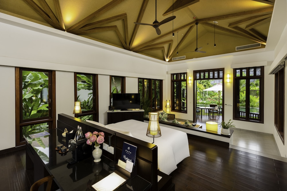 Angkor Green Gardens by Dara 7/70