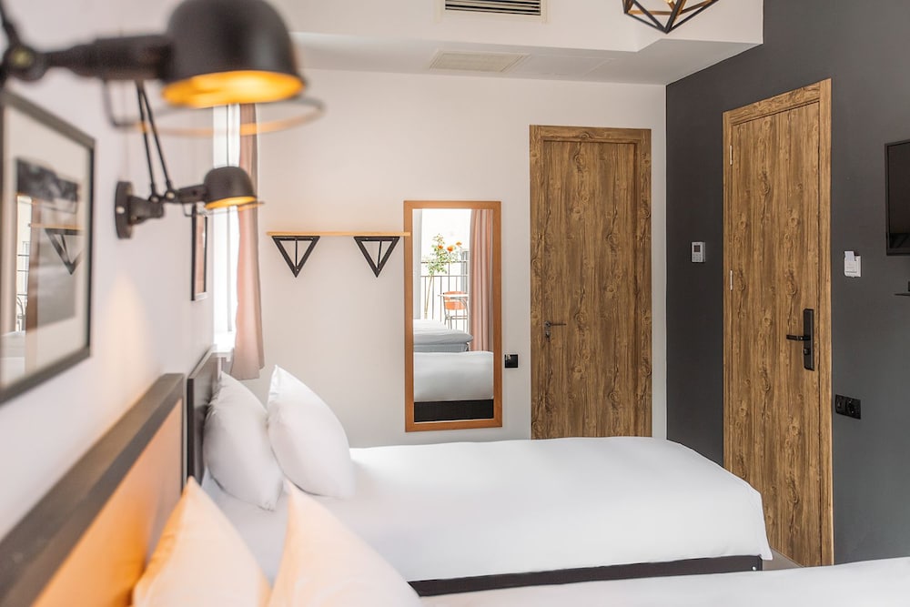 Timber Boutique Hotel 12/25