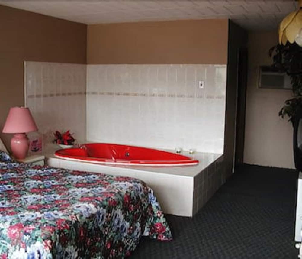 Rainbow Motor Inn - By The Falls 24/62