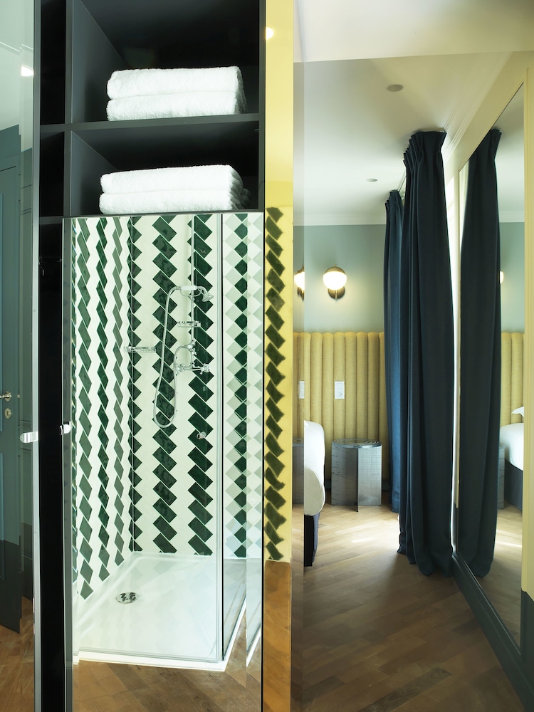 Bachaumont Hotel 8/56