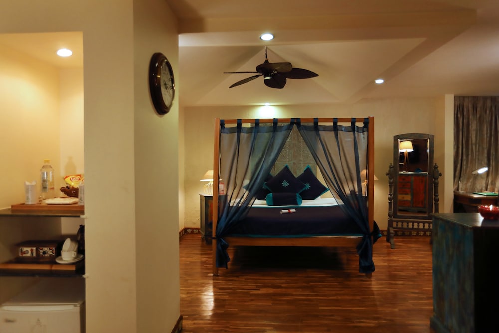 Lotus, Suite, Queen Bed, Balcony