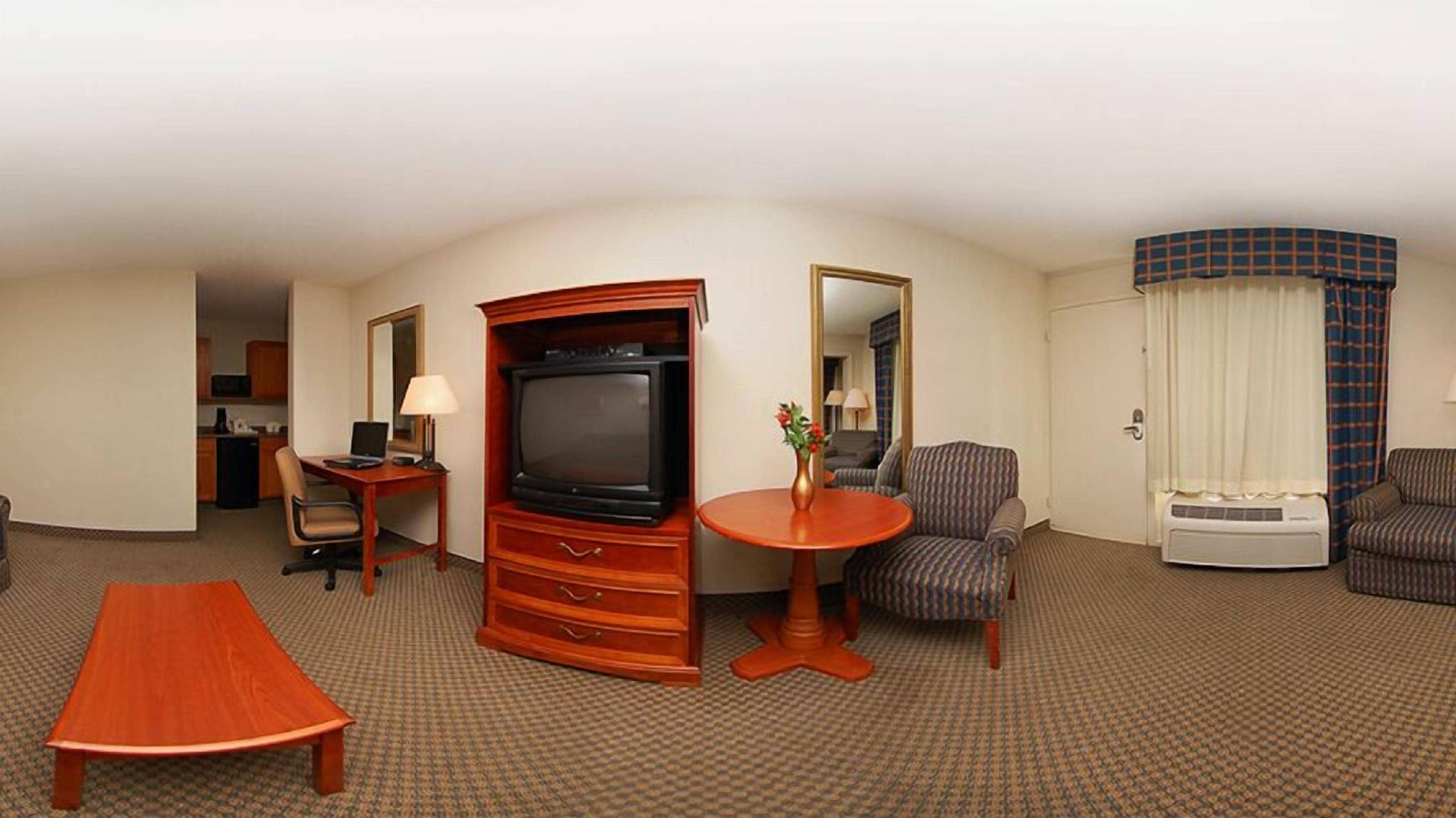 Quality Inn &amp; Suites 18/27