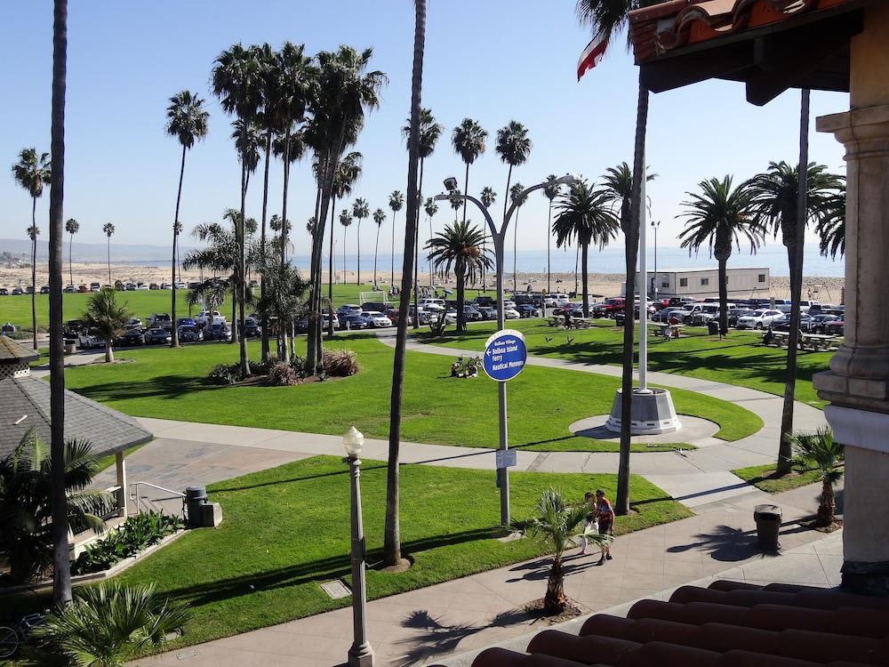 Balboa Inn 36/73
