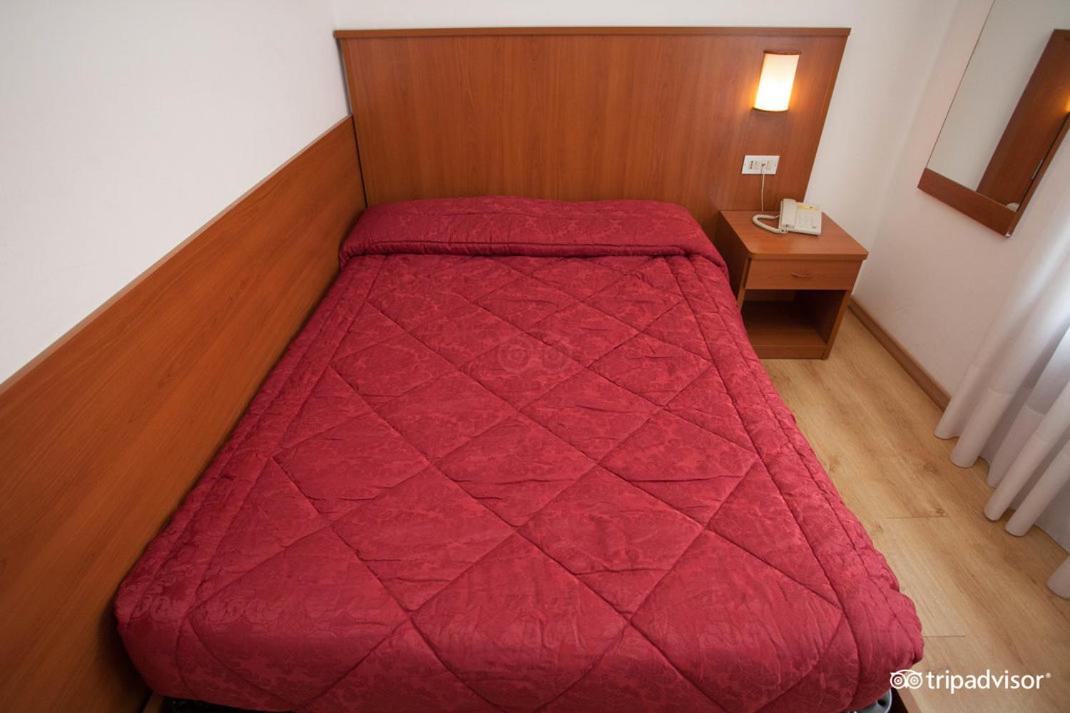 غرفة ديلوكس مفردة بشرفة، Hotel Caprera 4/10
