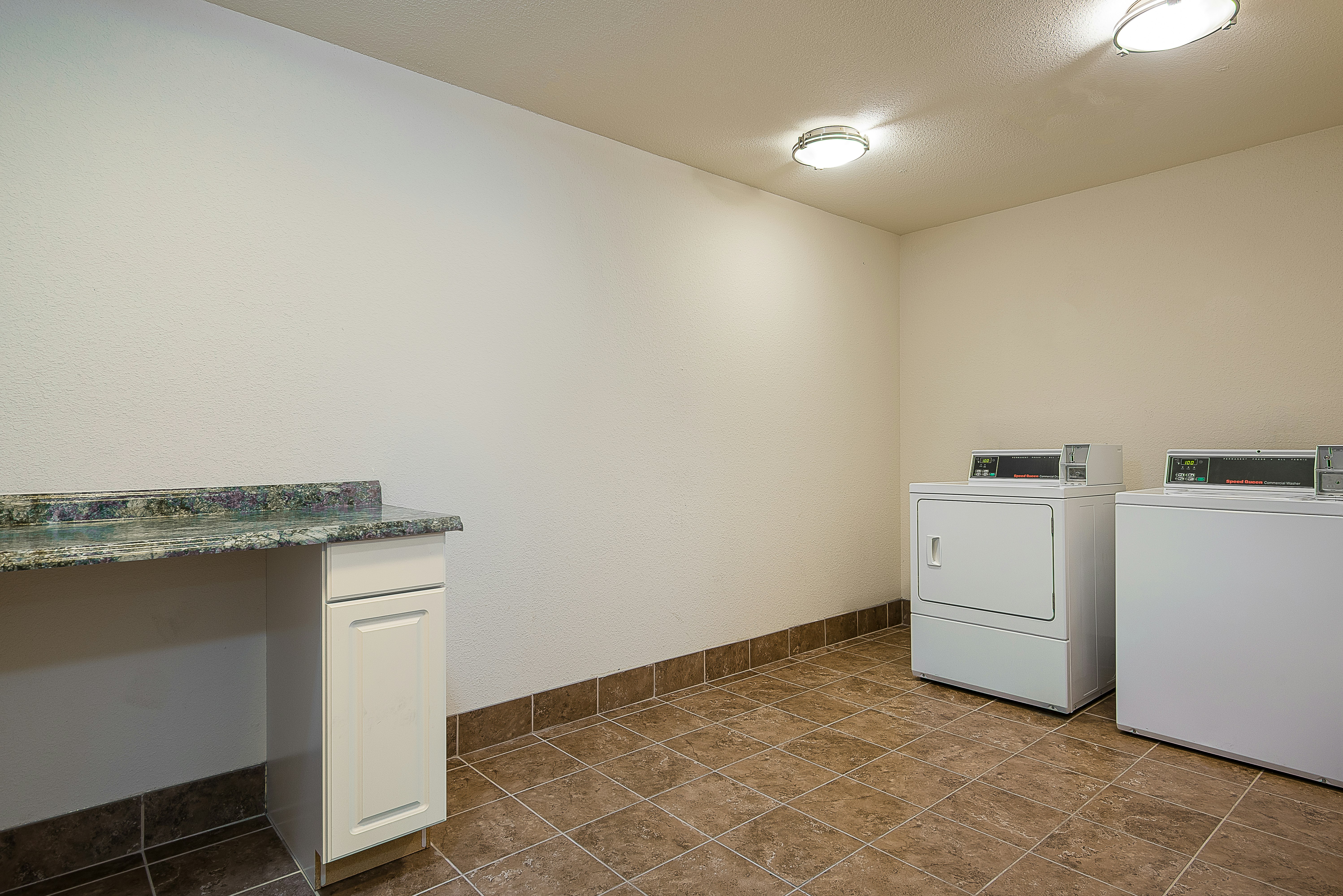 Holiday Inn Express Hotel And Suites Lafayette East 7/24