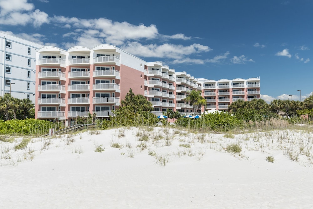 Beach House Suites By The Don Cesar 40/45