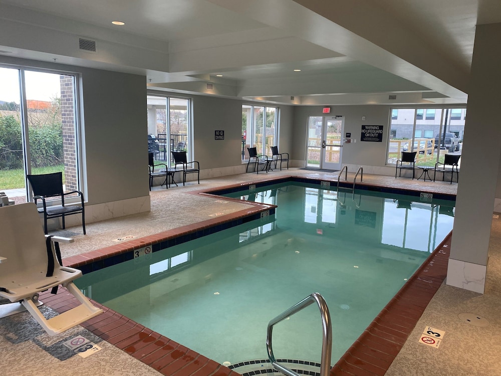 Candlewood Suites Lebanon 6/52