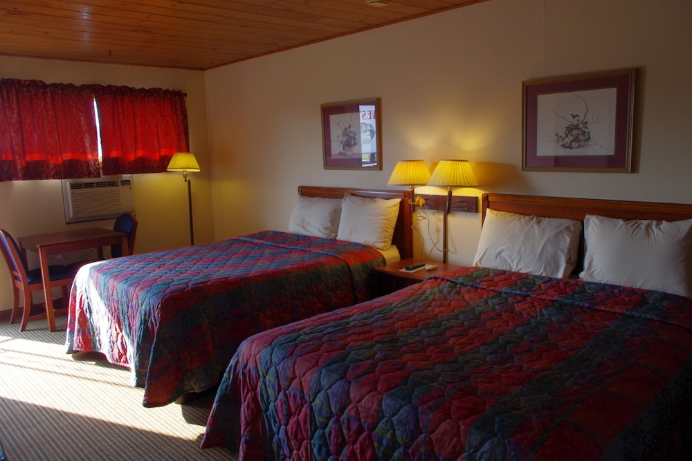 Love Hotels Western Holiday at Harlan Lake NE 25/51