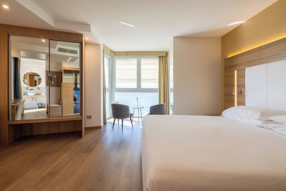 JUNIOR SUITE, LAKE VIEW, SAUNA